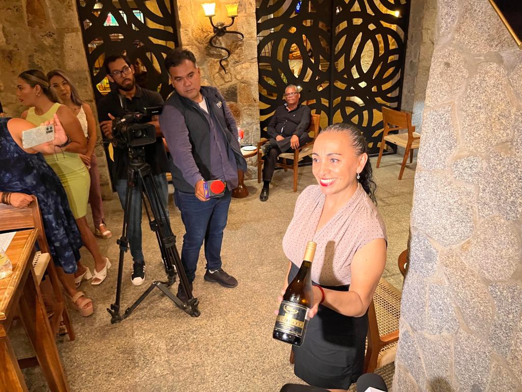 Descubriendo el encanto del Wine Bar & Tapas en Pierre Mundo Imperial