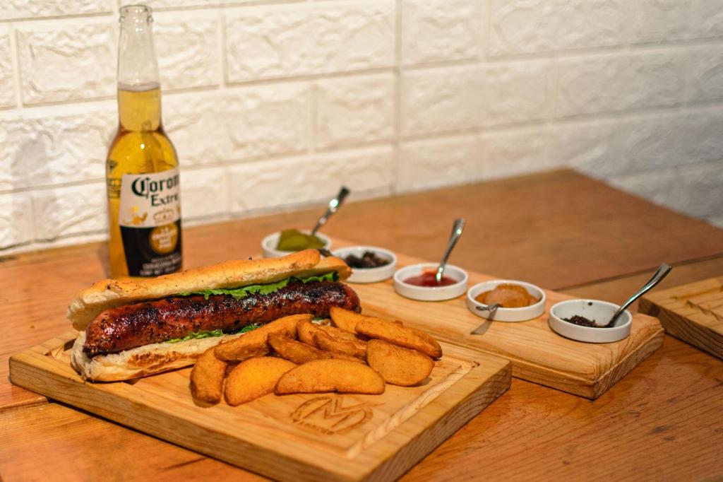 Vaquero, nuevo restaurante de choripanes y hamburguesas en Acapulco.